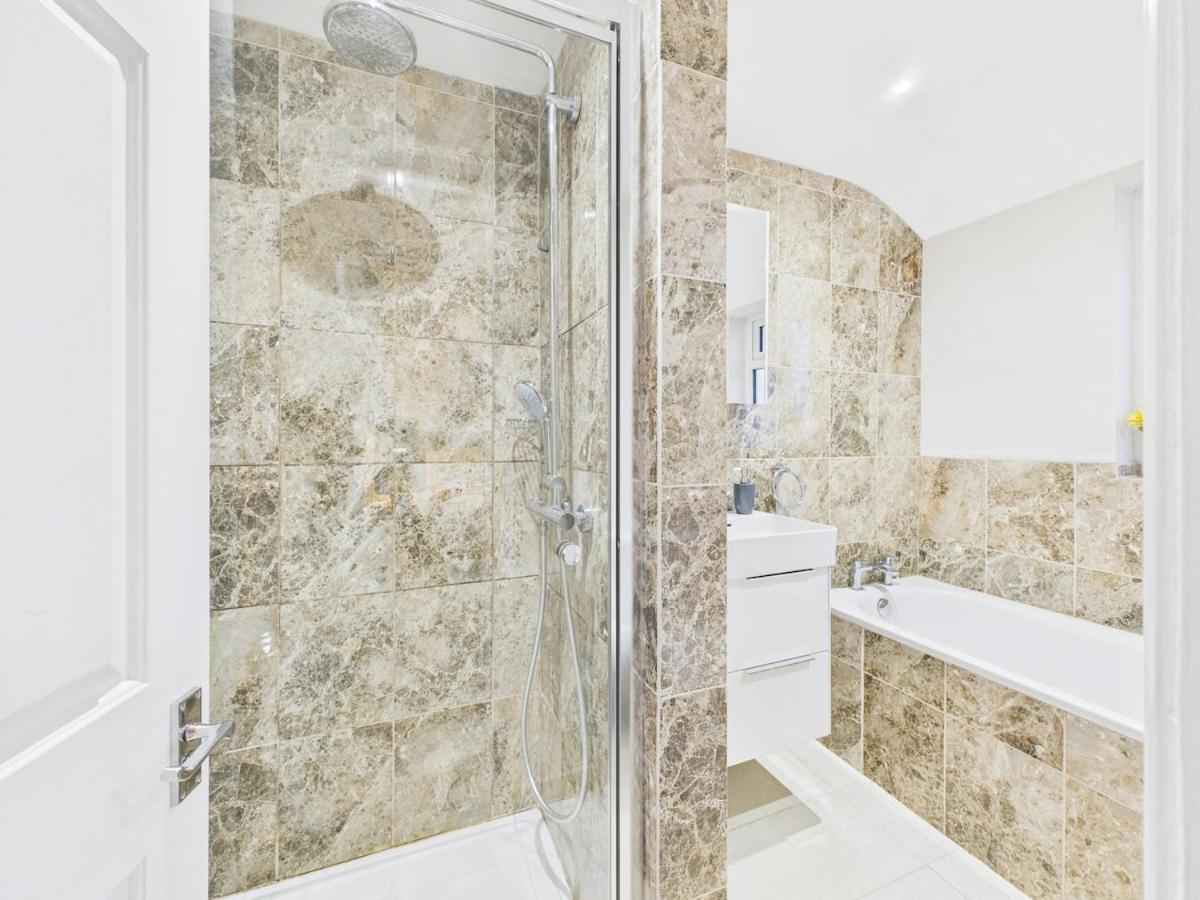 Casa de férias New No 1 Park Street By Signature - 5 Bedroom House Cheltenham